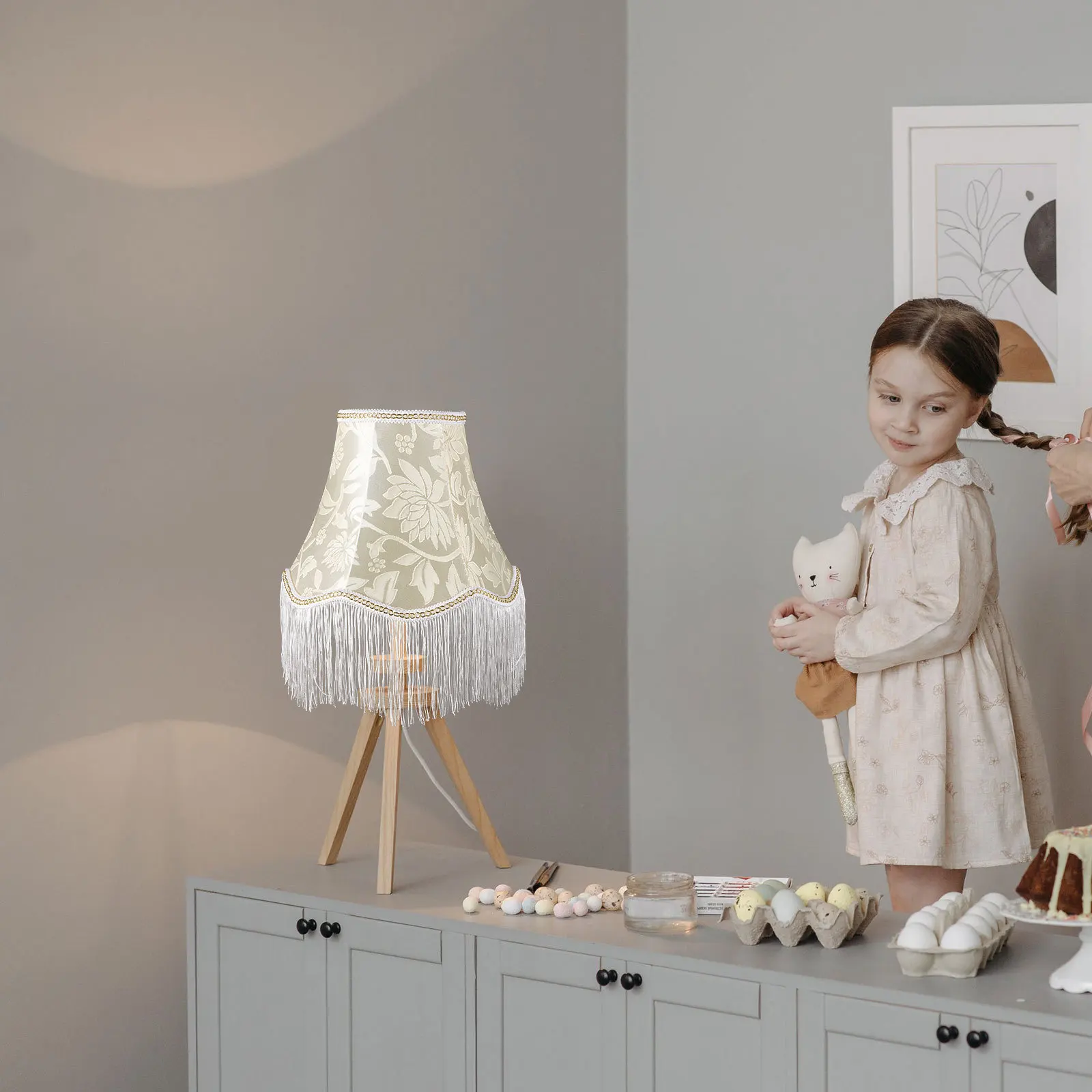 

Cloth Lampshade with Fringe Victorian Style Scalloped Fabric Lamp Shade for Table Lamp Living Room Bedroom Decoration