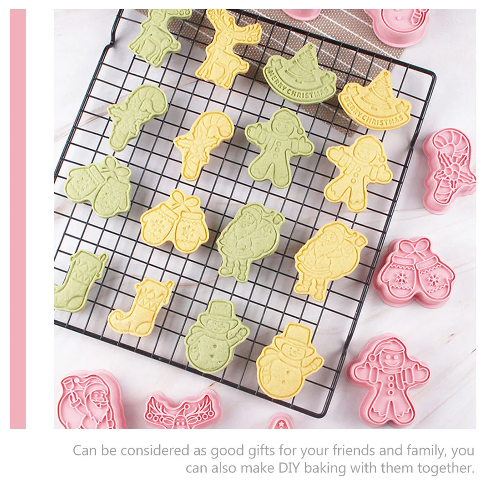 

8Pcs Xmas Cookie Molds Christmas 3D Baking Tool Plastic Biscuit Press Pastry Mold Cookie Cutter Press Type Baking Supplies