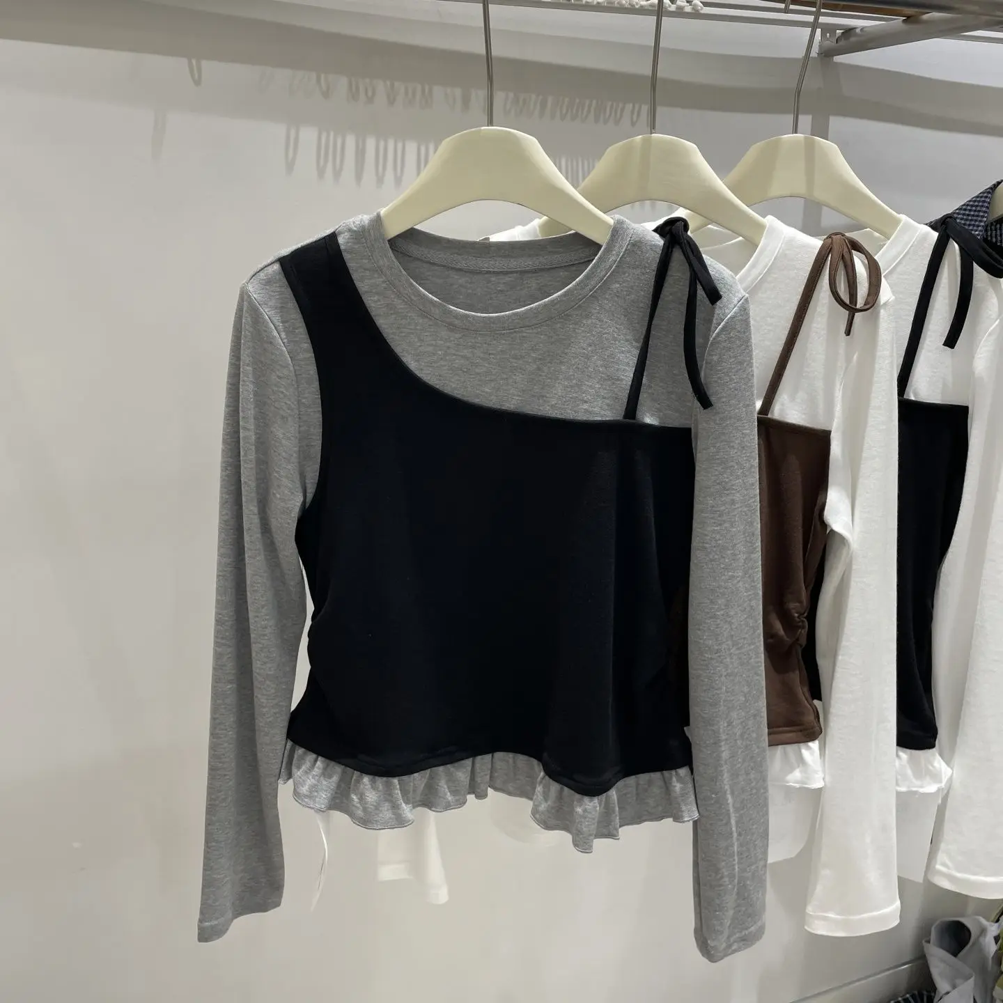 Girls' Spliced Color Blocking Long Sleeved 2025 Autumn Outfit New Fake Two-piece Layered Korean Style Little Girl Base T-shirt