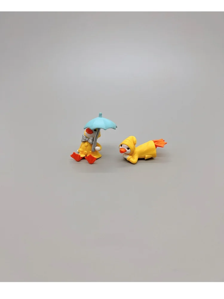 

Милые украшения для стола: маленькие уточки в дождевиках, игрушки для офиса и компьютерного стола, декор в японском стиле для рабочего места