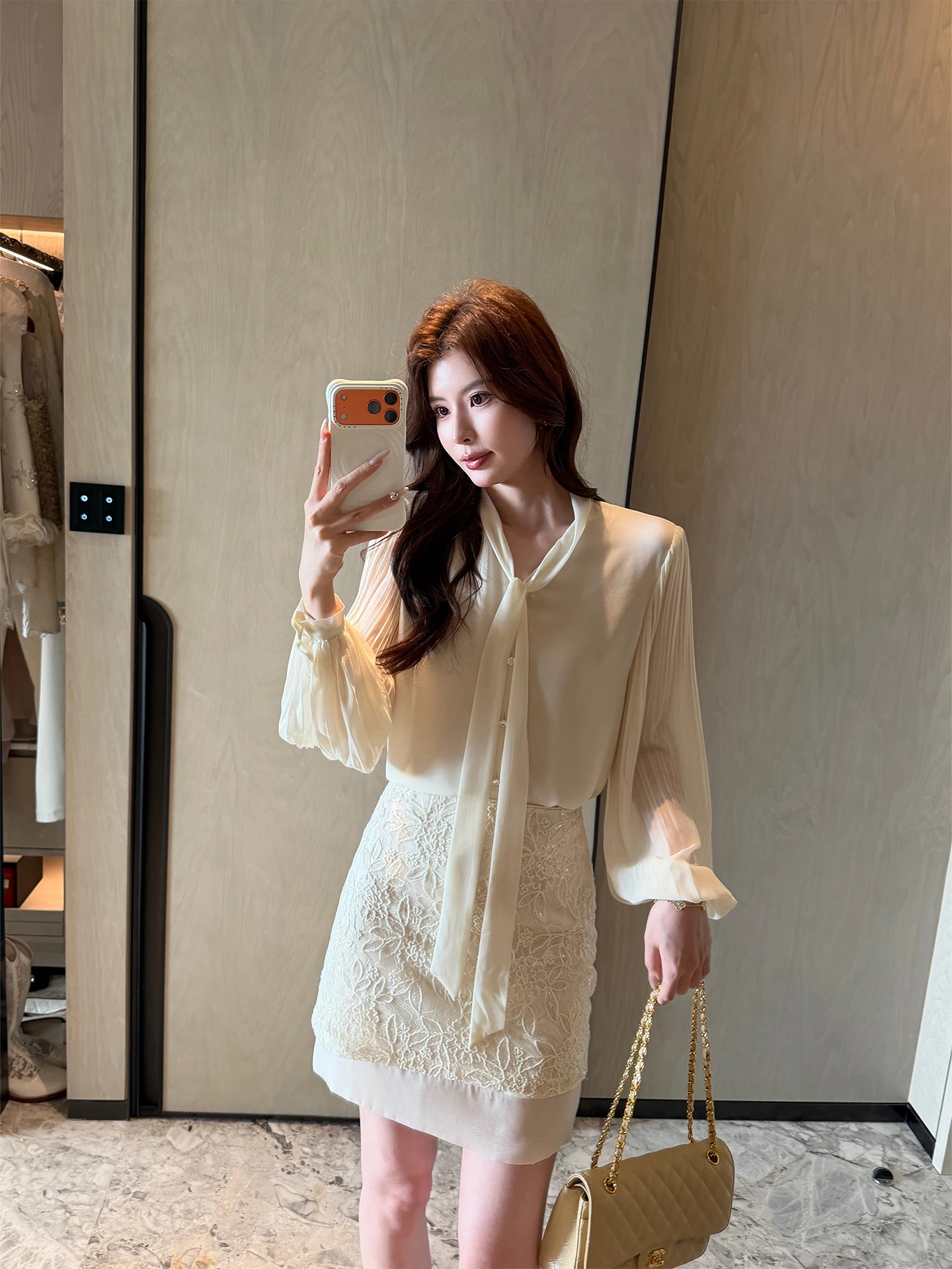 

Kun Total Women's V-neck Bubble Sleeve Shirt Chiffon Top Spring New Style Casual Slim Fit Polyester Fiber Long Sleeve Shirt