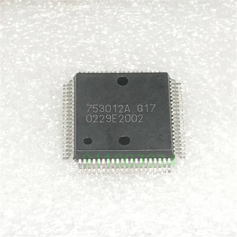 UPD753012A 753012A qfp80 2 uds