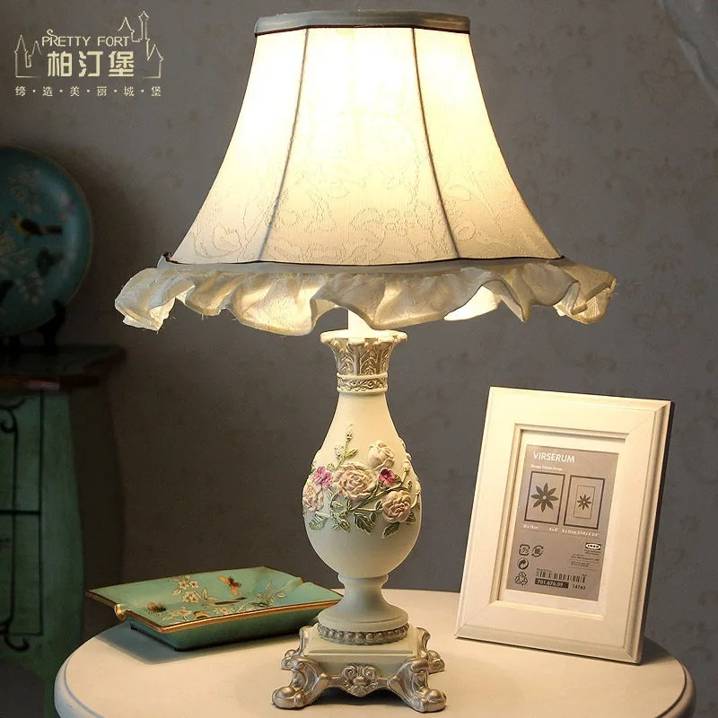 European Korean French pastoral princess fabric bedroom bedside decorative table lamp European retro dimmable