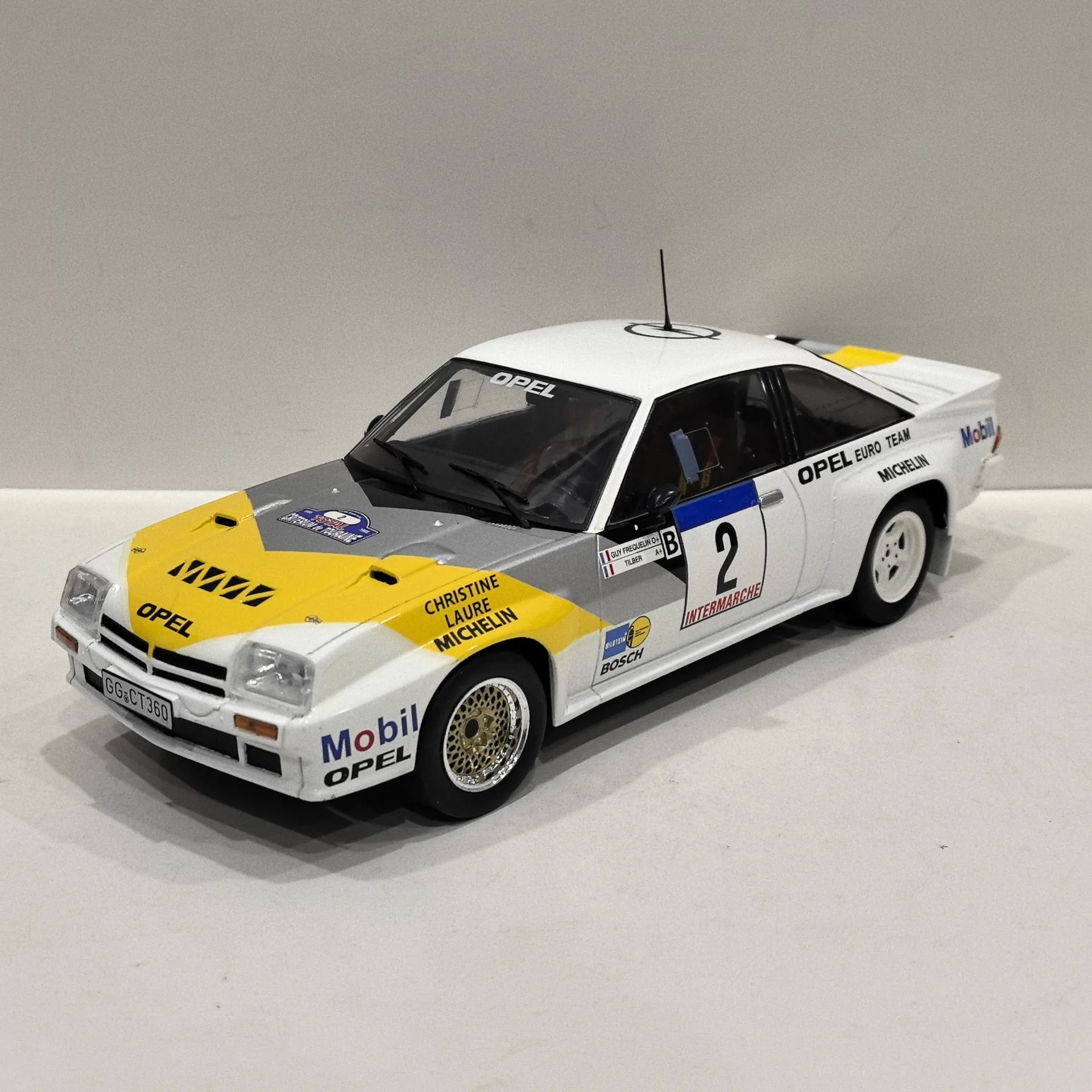 

Литой под давлением IXO масштаб 1/18 OPEL MANTA 400 # 2 Opel автомобиль сплав модель автомобиля Коллекционная игрушка подарок сувенир дисплей орнамент