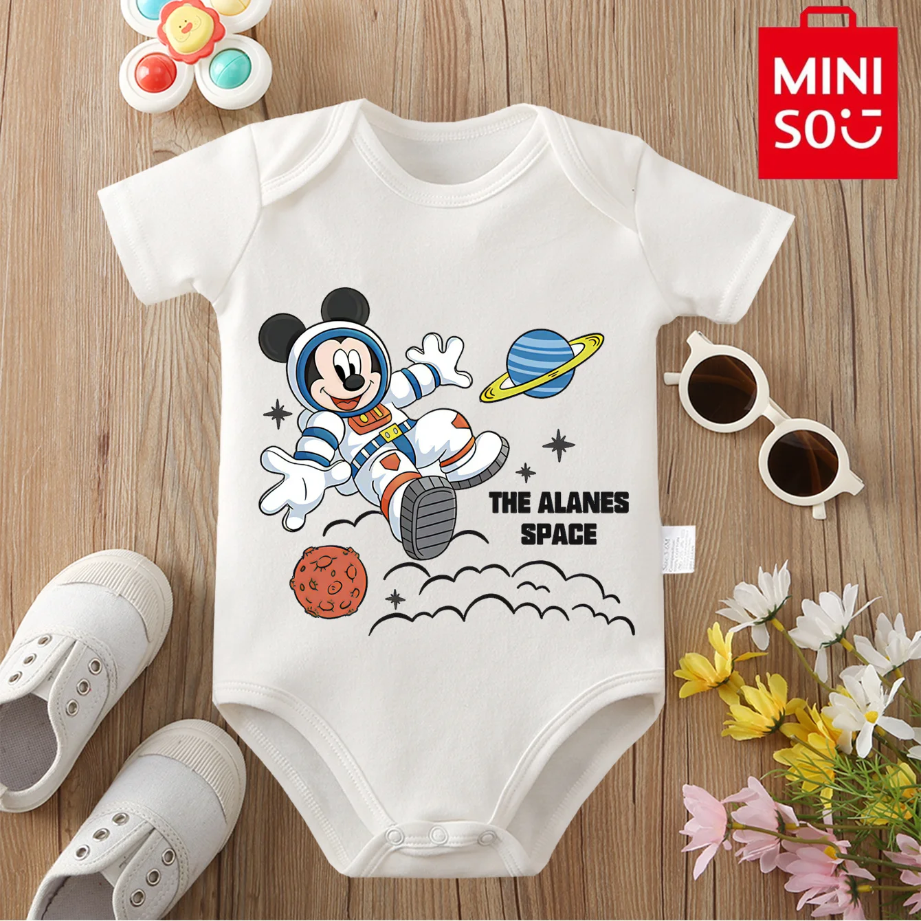 

Микки Маус MINISO и Дисней, совместная подпись, детская одежда из 100% хлопка, комбинезон, боди с милым мультяшным принтом для новорожденных от 0 до 12 месяцев