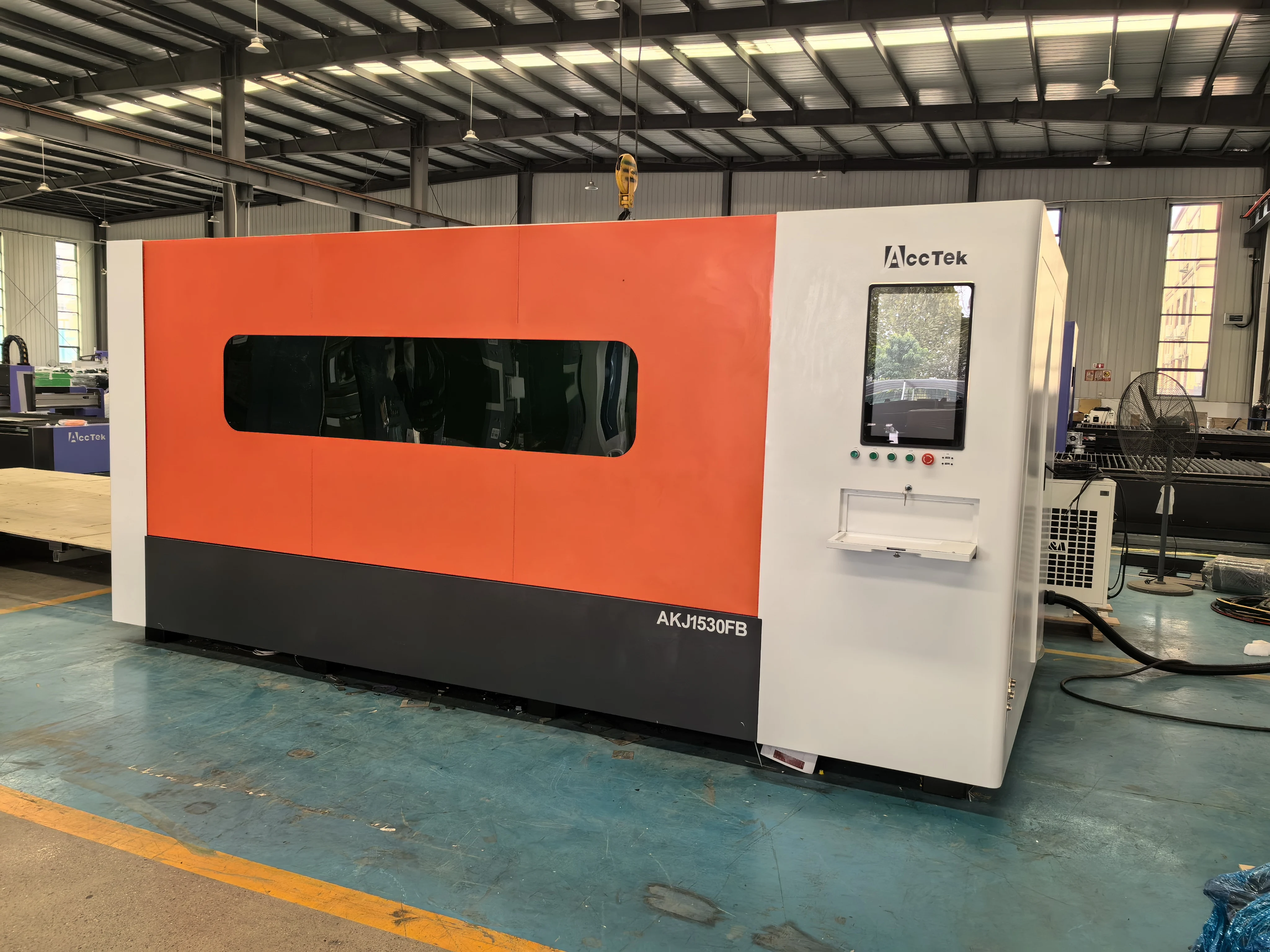 Full Enclosed Metal Plate Laser Cutting Machine Cnc 3015 Stainless Steel Fiber Laser Cutting Machine