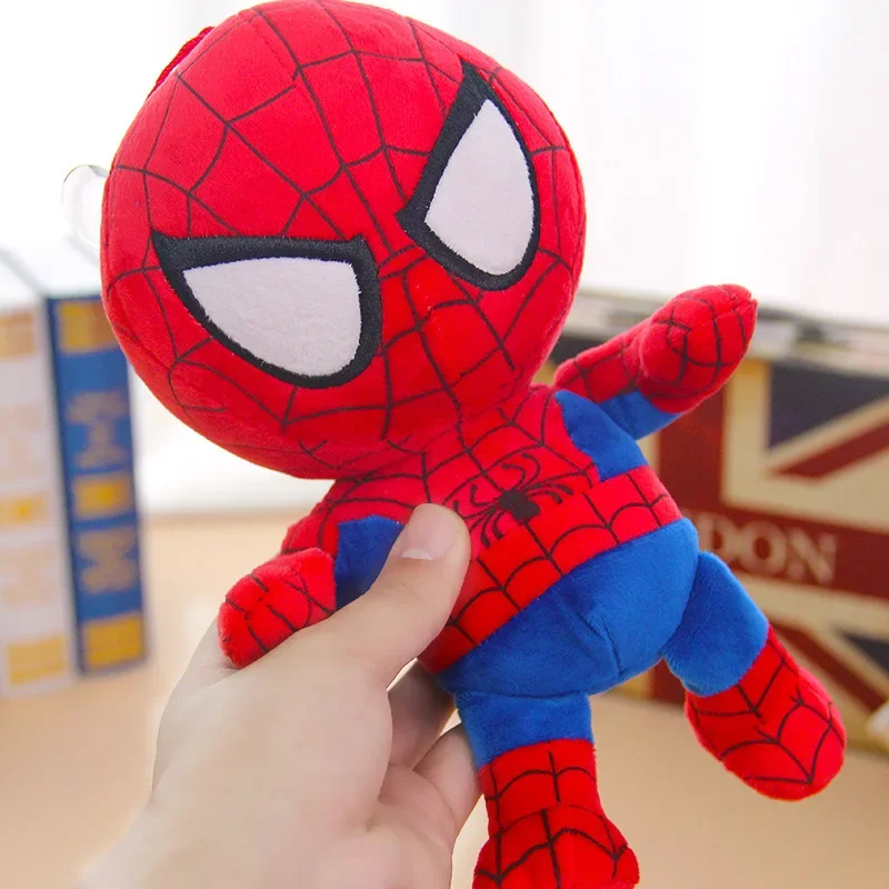 2026 27cm homme Spidermaned jouets en peluche poupées de film MarvelAvengers doux héros en peluche Captain America fer cadeaux de noël pour les enfants