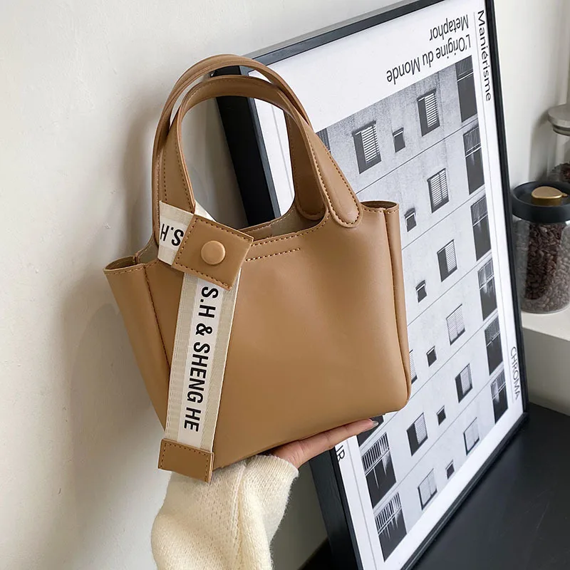 Famous brand design bags for women 2023 luxury handbags bolso replica Fashion Retro Handbag Female Shoulder bag mini Bucket bag