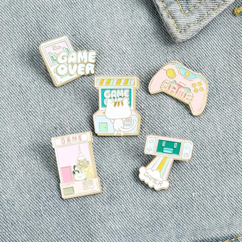 Crane Game Enamel Pin Rainbow Gamepad Video Game Player Brooches Bag Lapel Pin Cartoon Badge Jewelry Gift for Kids Friends