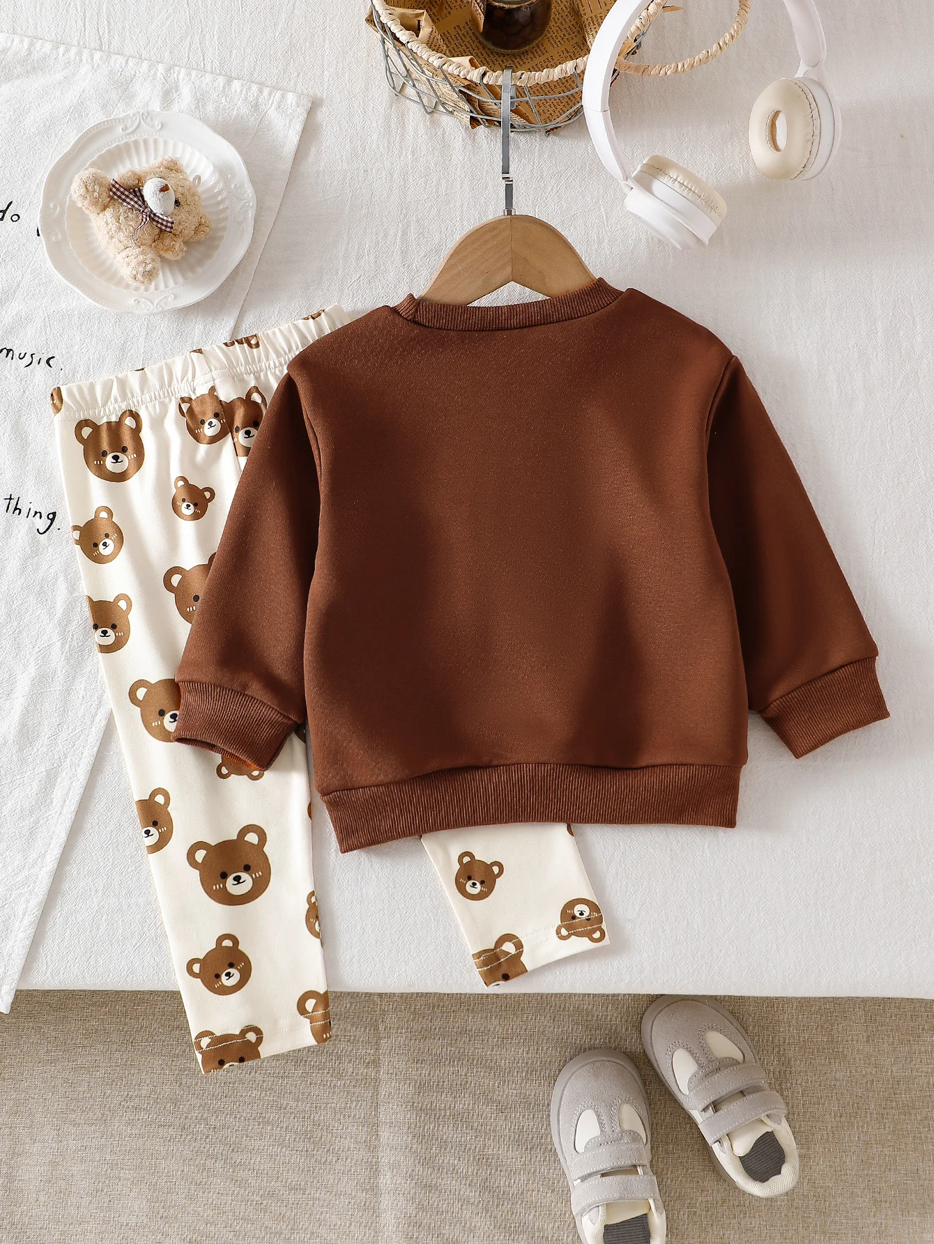 Korean Baby Retro Bear Casual Set: Fluffy 3D Bear Round-Neck Top with White Base and Full Bear Print, Elastic Fitted Pants for I