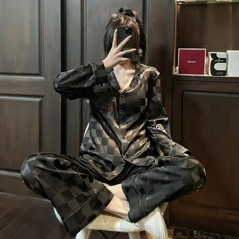 

Spring Autumn Pajamas Women Ice Silk Imitation Silk Loose Short Sleeve Cardigan Network Red Home Wear Two-piece Summer Fashion