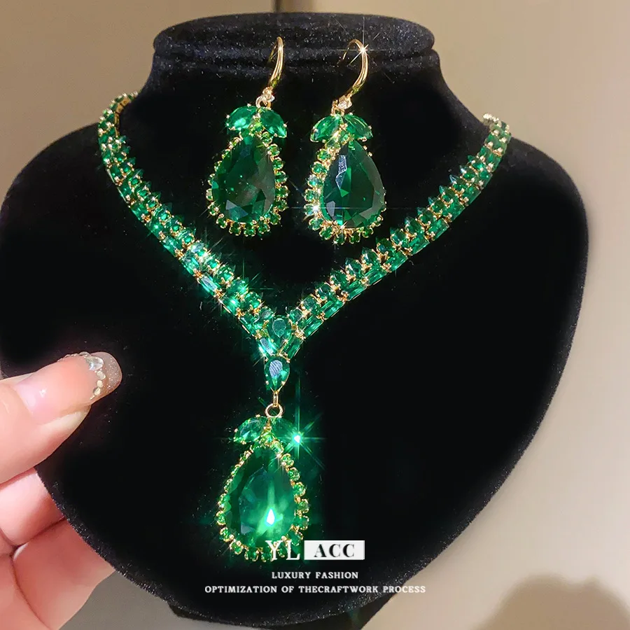 

Women Vintage Zircon Water Drop Earrings Earrings Necklace Set Wholesale
