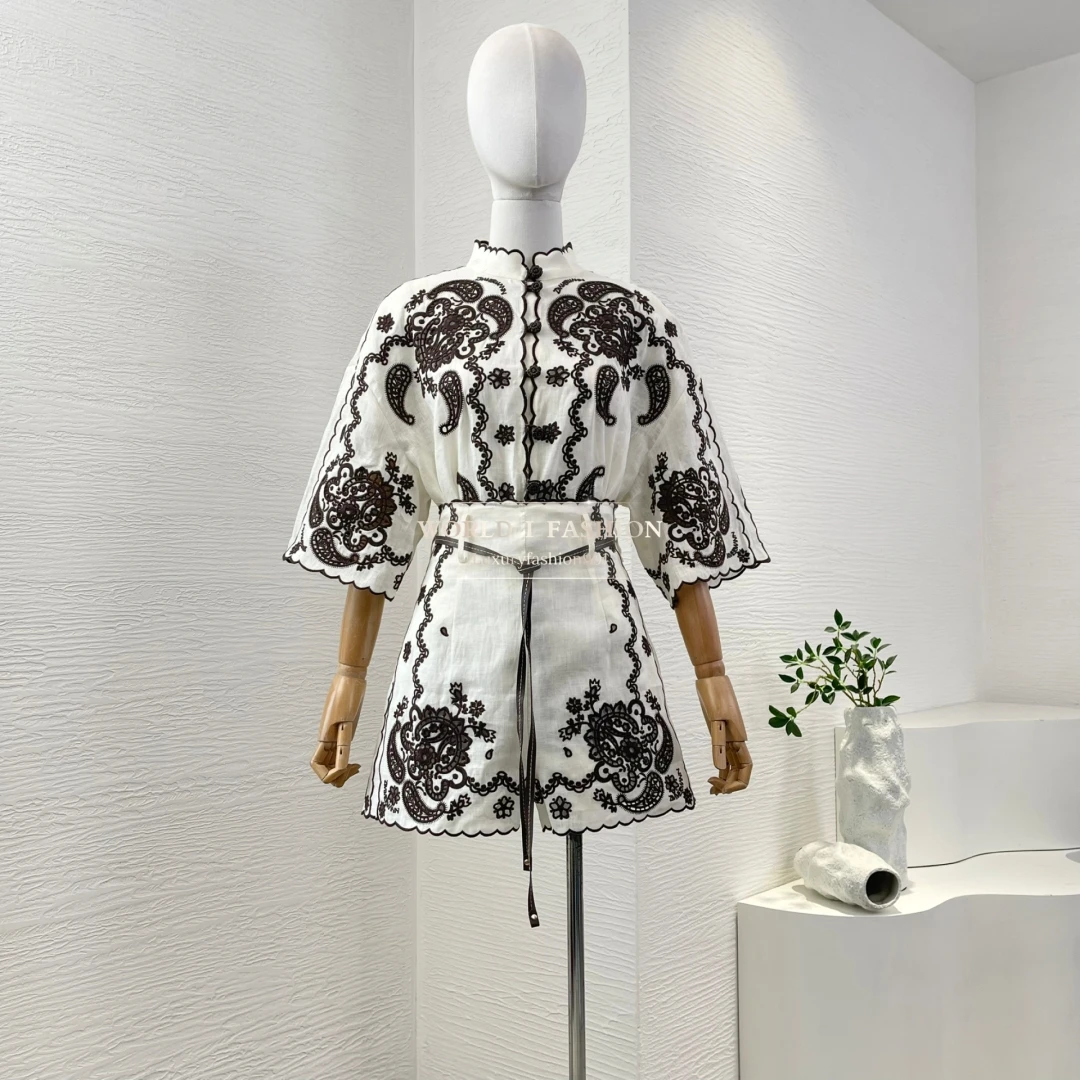 Conjunto de blusa y pantalones cortos de media manga Paisley con bordado de color crema de lino de alta calidad para vacaciones