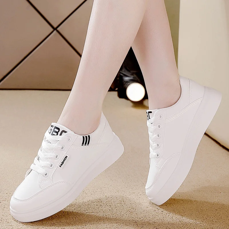 

The new spring 2025 fashion anti-slip sneakers, casual shoes, versatile lightweight sports shoes and white sneakers