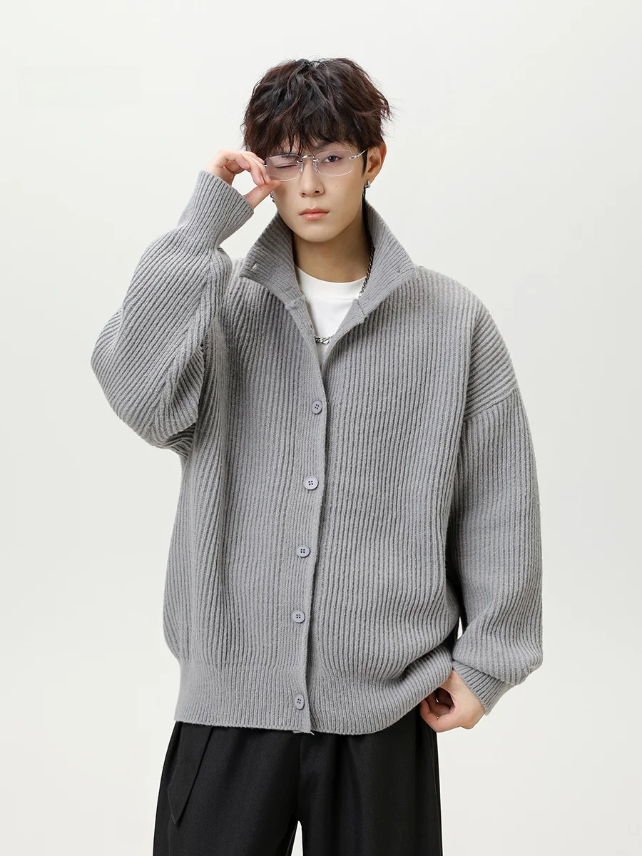 

Мужской осенний кардиган в стиле ретро с американским воротником, свободный вязаный свитер для повседневного образа, создающий ощущение комфорта и стиля