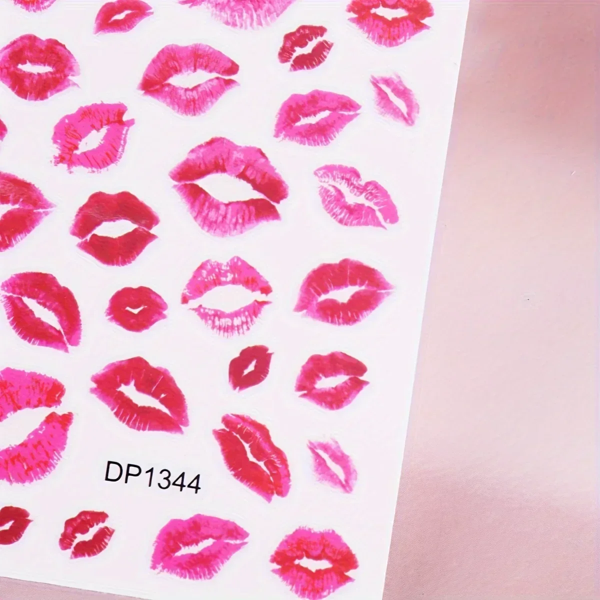 Adesivi per nail art con stampa Fantasy Heart & Kiss - Decalcomanie autoadesive con finitura opaca per manicure fai-da-te facili, monouso