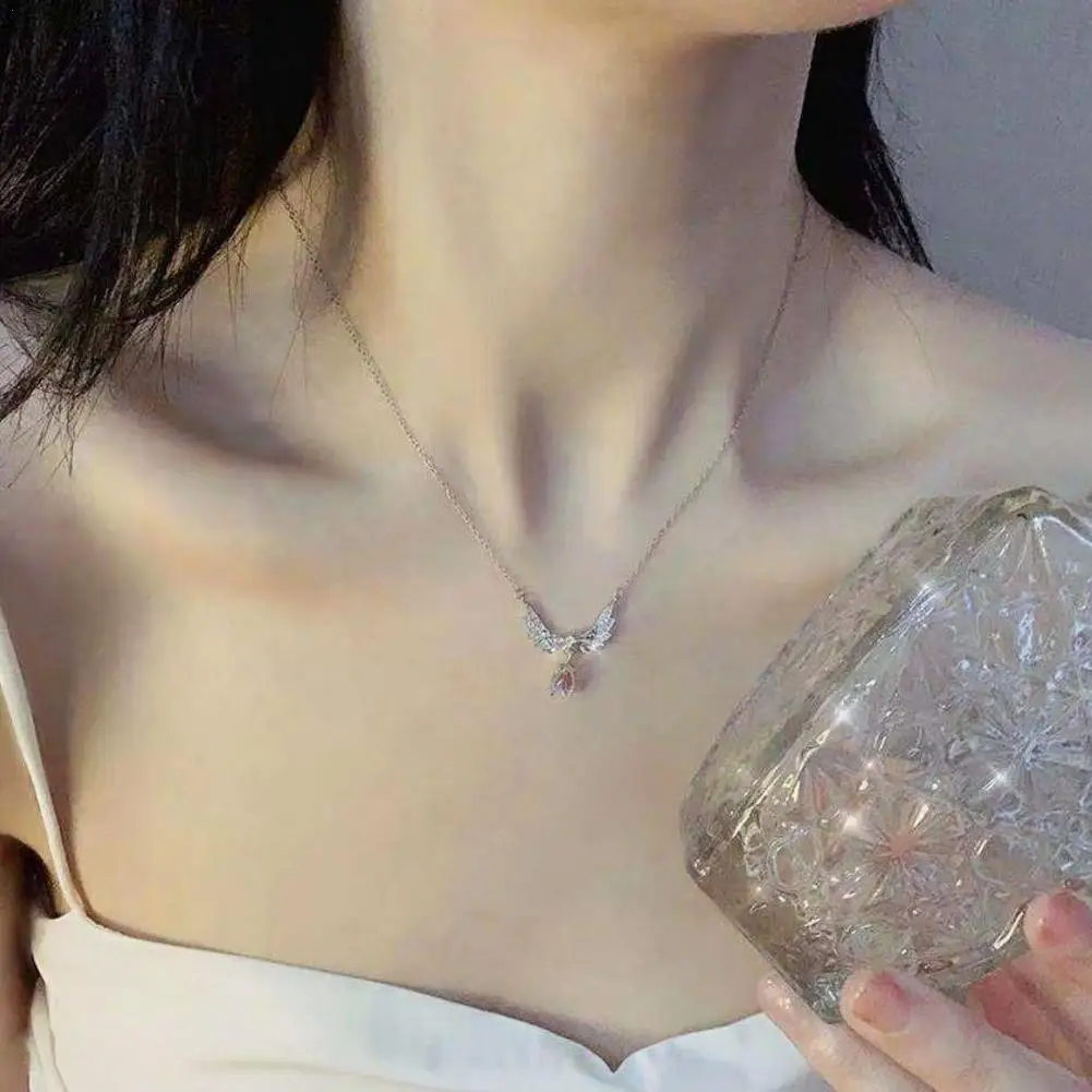 2024 Crystal Angel Wings Heart Pendant Necklaces Ladies Girl Simple Pink White Zircon Love Elegant Necklace Women Jewelry