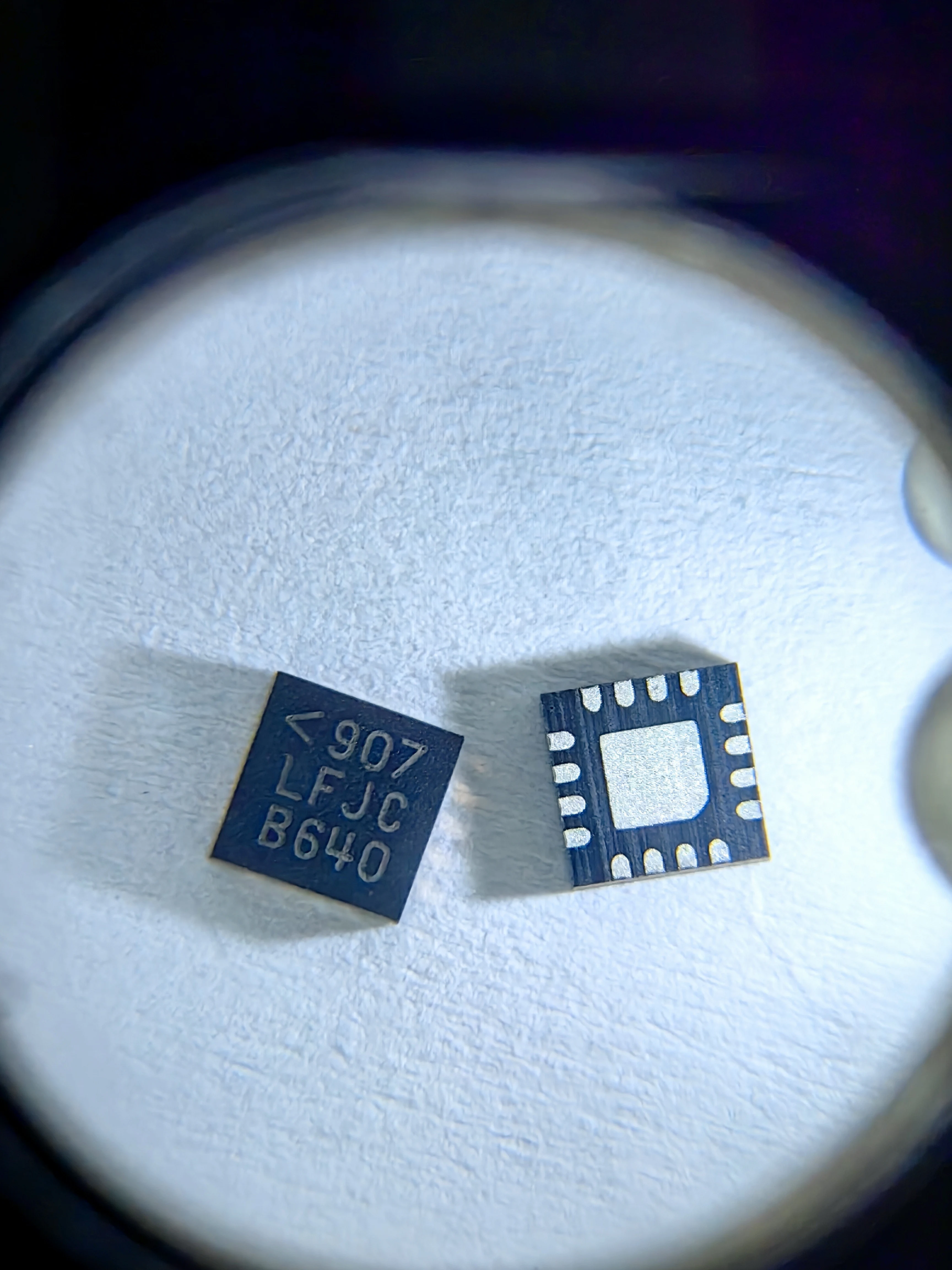 LTC3601EUD LTC3601IUD LTC3601 - 1.5A, 15V ตัวควบคุมขั้นตอนลงแบบซิงโครนัสเสาหิน