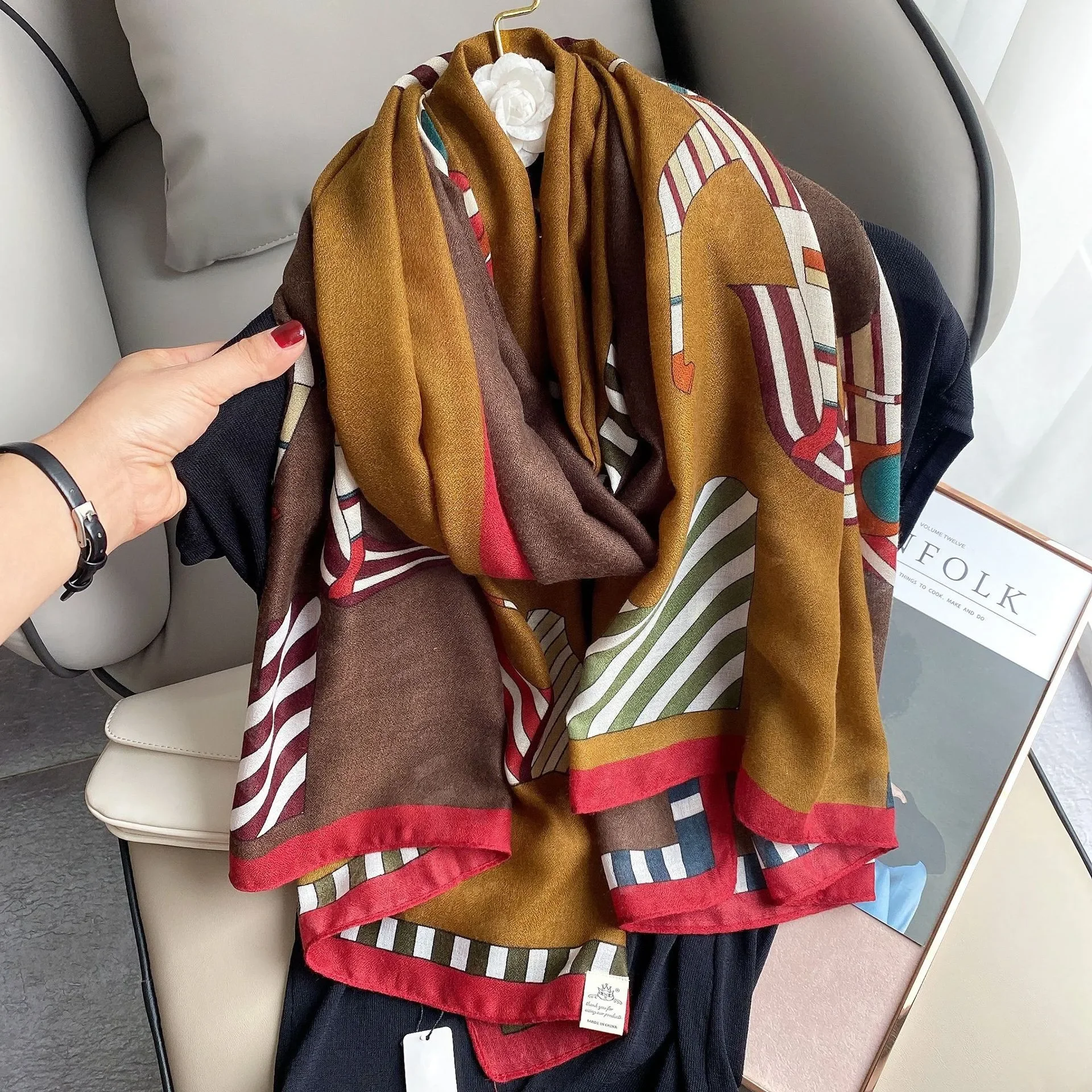 2024 Hot Sales Spring Scarf Women\'s Luxury Design Scarf Silk Smooth Scarf Soft Muslim Headband Shawl Beach 90x180cm