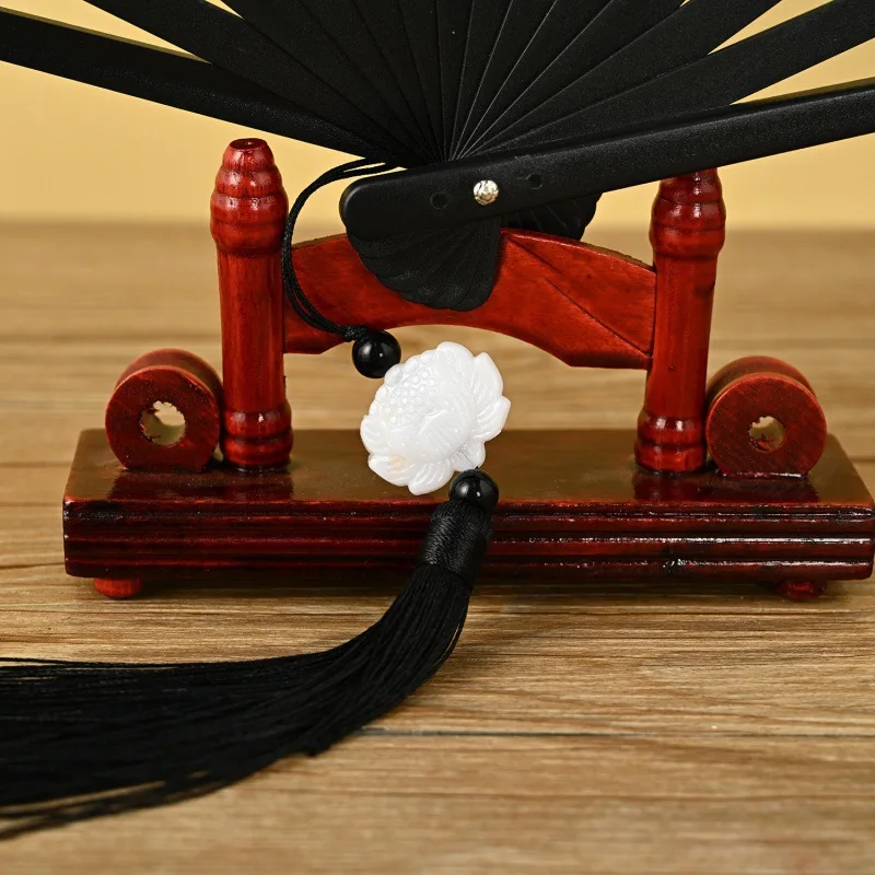 Wind 8 inch plastic fan with fringed pendant antique domineering folding fan men's Hanfu dance silk fan wholesale
