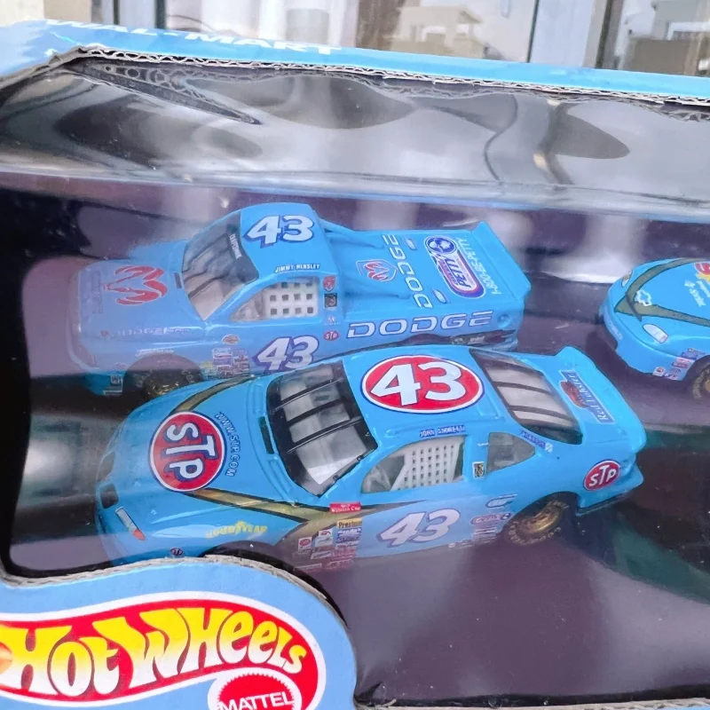 Nouveau véritable Hot Wheels Petty Racing Nascar Simulation modèle de voiture jouet passionné de voiture à collectionner cadeau de vacances en Stock