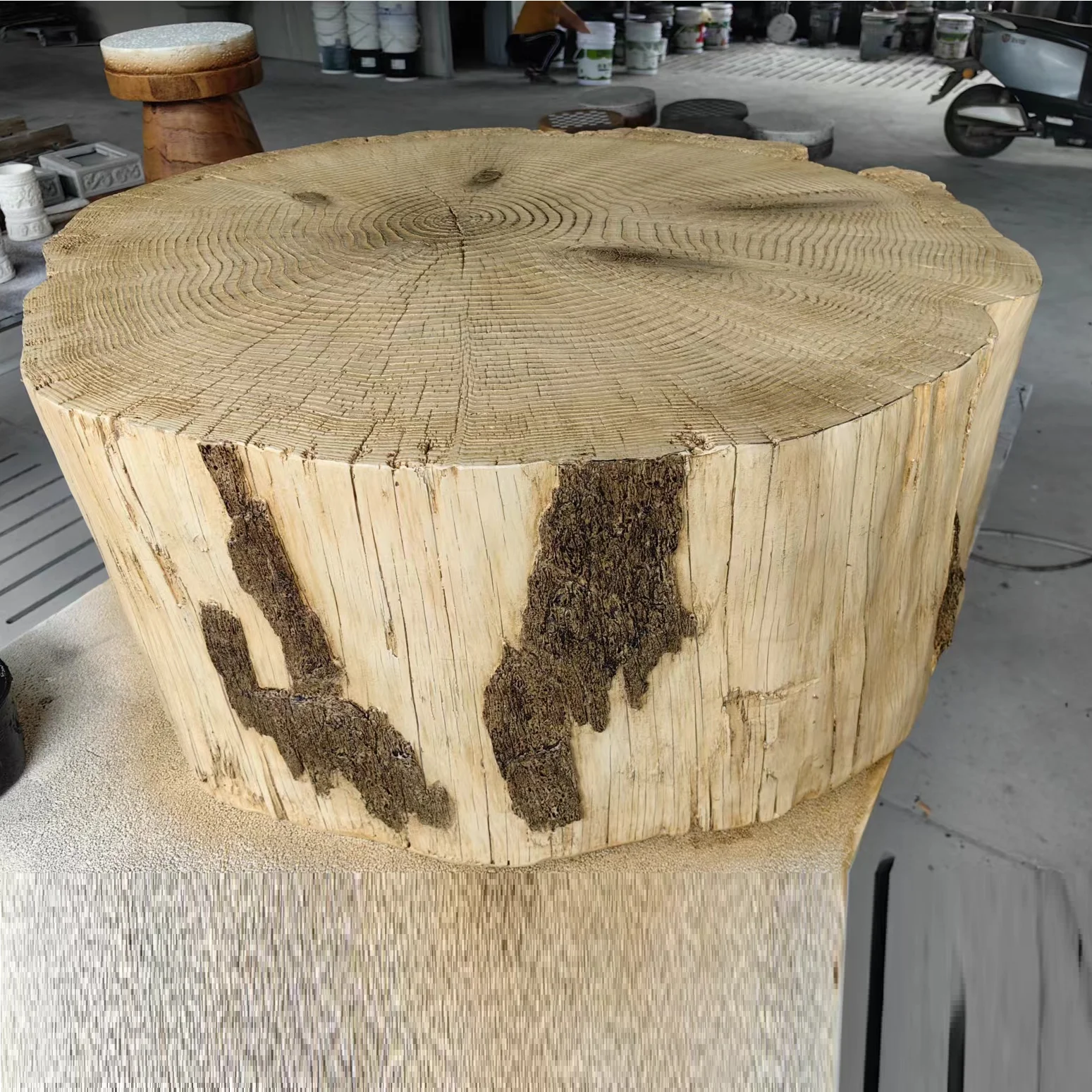 Faux Wood Tree Stump MgO Accent Round Coffee Table