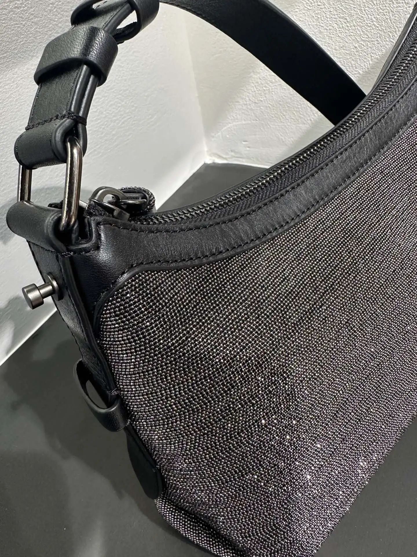 Bolsa de ombro estilo metálico brilhante para mulheres, corrente de talão, bolsa de couro macia