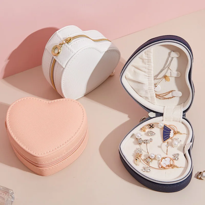 

Travel Jewelry Box for Women, Mini Heart-shaped Portable PU Leather Jewelry Organizer Case Storage Display Holder
