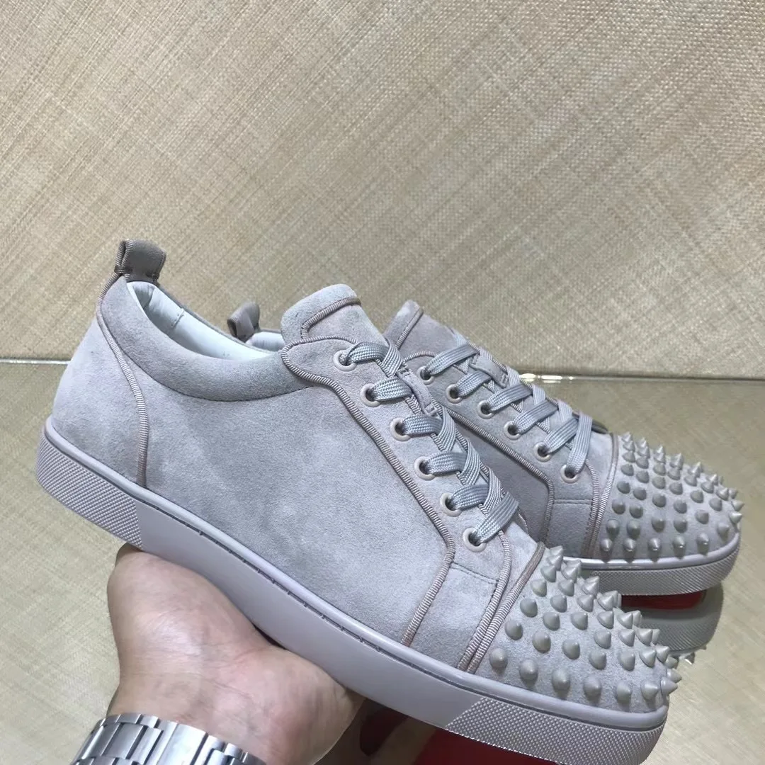 

Luxury Brand Men's Low Top Rivets Casual Shoes Flats Lace Up Footwear Fashion Sneakers Gray Suede Leather Red Sole Shoes For Men