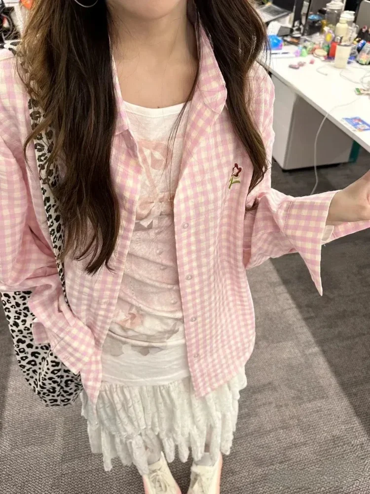 

Korean Style Pink Plaid Shirts Women Spring Embroidery Loose Long Sleeve Blouses Casual Sweet All Match Button Up Tops