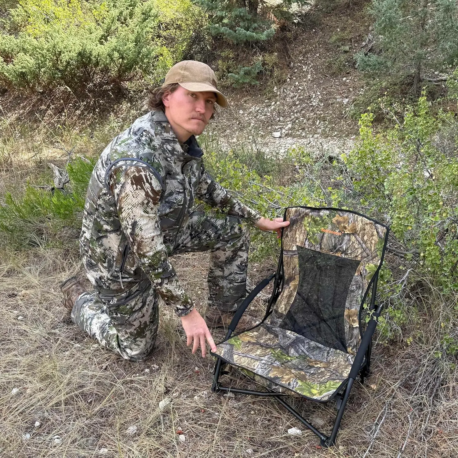 Low Profile Hunting Chair, Portable Folding Camo Chair with Cup Holder, Mesh Back, Shoulder Strap & Carry Bag