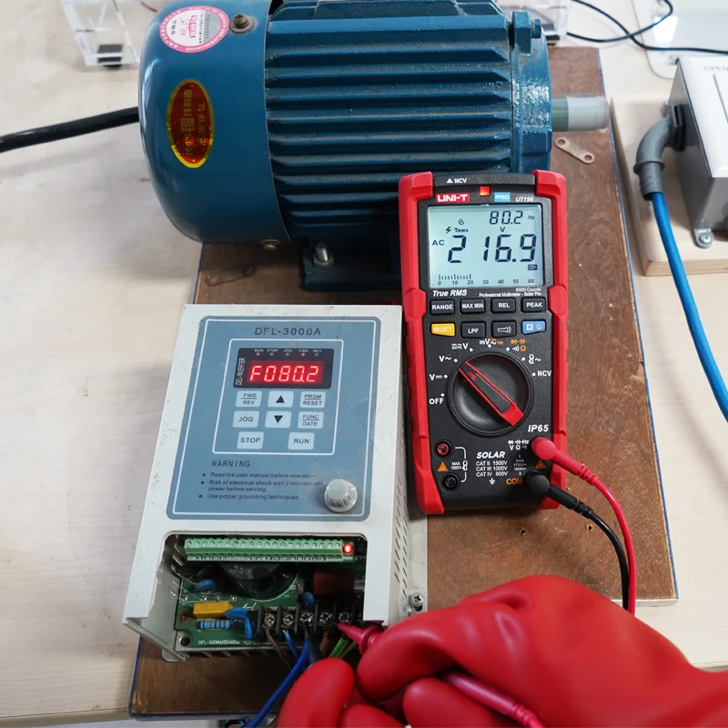 UNI-T UT196 1700 V CC Multimetro professionale a vero RMS/IP65 antipolvere e impermeabile; Filtro passa basso/Manustazioni di picco