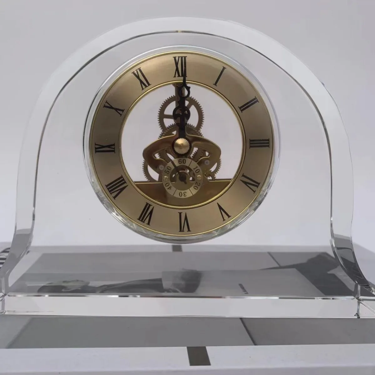 New crystal clock Home desktop clock Living room fashionable air clock Ornament mechanical placement