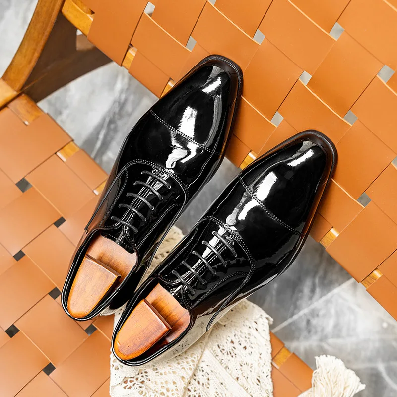Business three-joint men's leather shoes, gentleman's patent leather, shiny, comfortable, versatile, trendy shoes