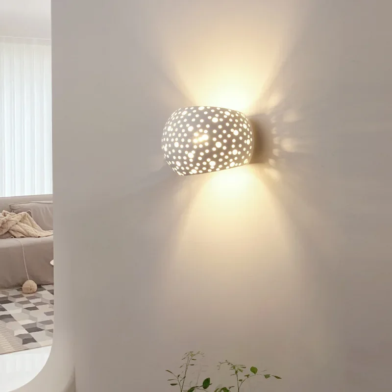 

GHJUYIOL Modern minimalist hollow gypsum wall lamp living room corridor background wall lamp creative atmosphere lighting fixtur