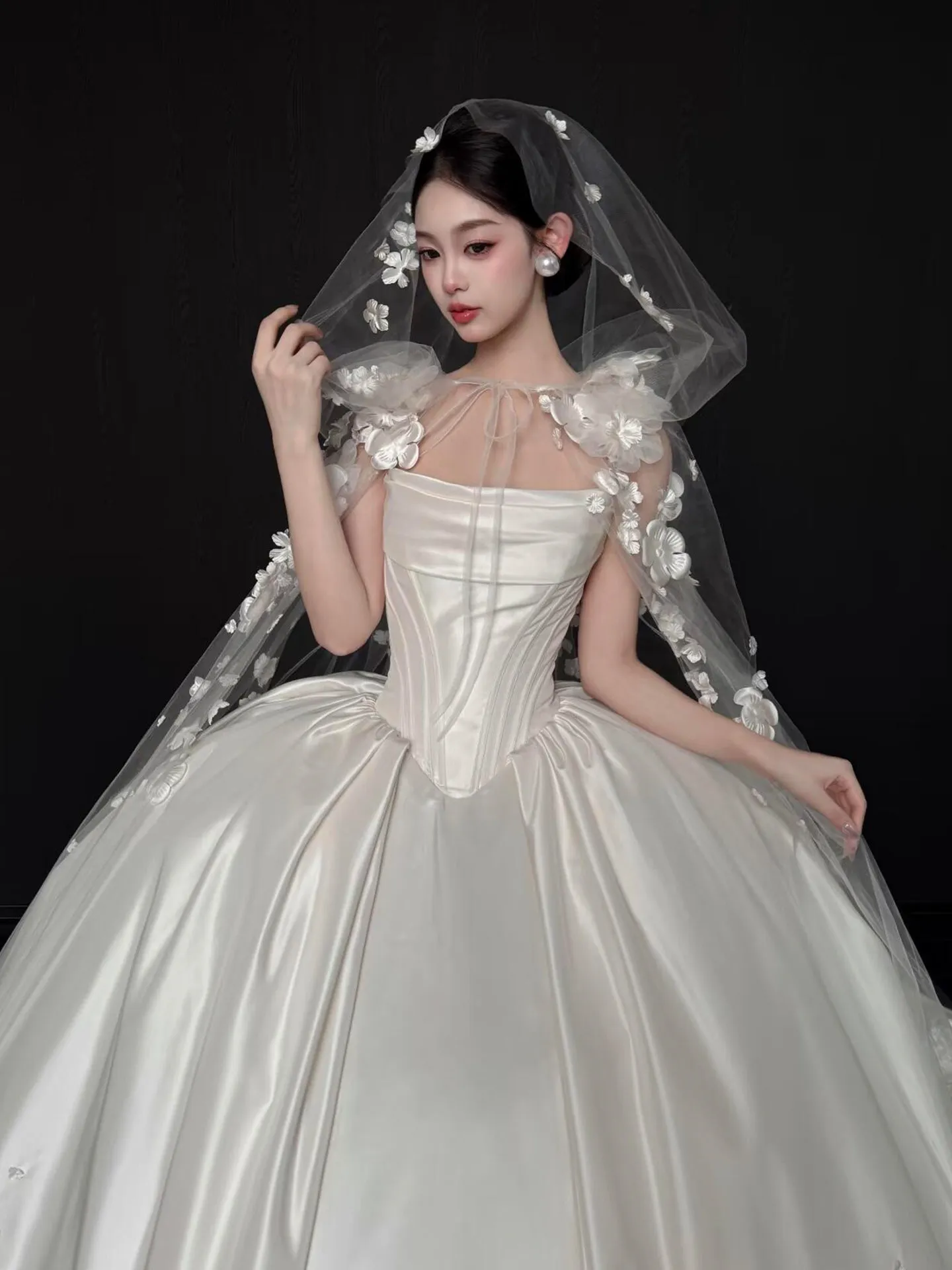 Ruiente Luxury Satin Wedding Dress Sweet Strapless Wedding Dresses Fromal Wedding Party Dress Customized Bridal Ball Gown 2026