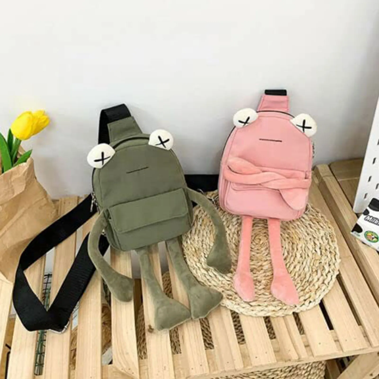 Crossbody Bag Frog Cute Day Pack for Women Slingpack for Parties Travel Hiking Camping Going to the Gym to Exercise etc