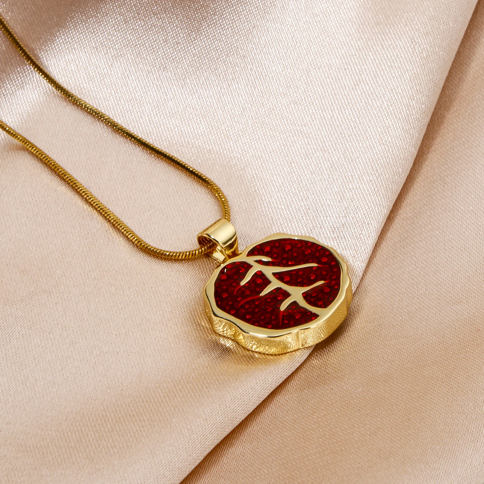 1pc New Brass Charm Gold Color Geometric Heart Red Red Pomegranate Enamel Pendant DIY Necklace For Women Party Jewelry Findings