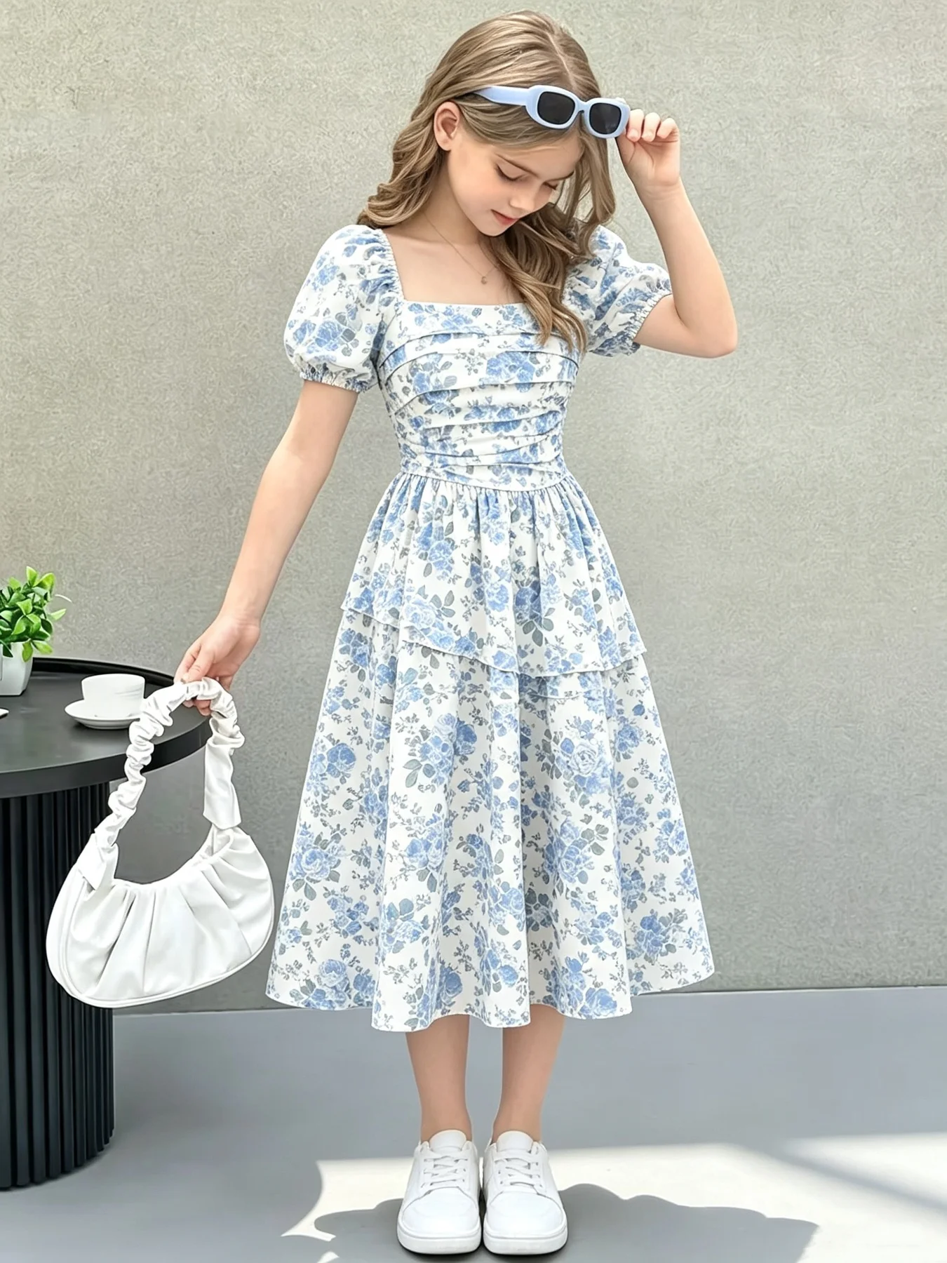 Mädchenkleid mit Blumenmuster, lässiger quadratischer Ausschnitt, kurze Ärmel, tailliert, mittellanger Rock, bequeme Kinderkleidung – Detail 3