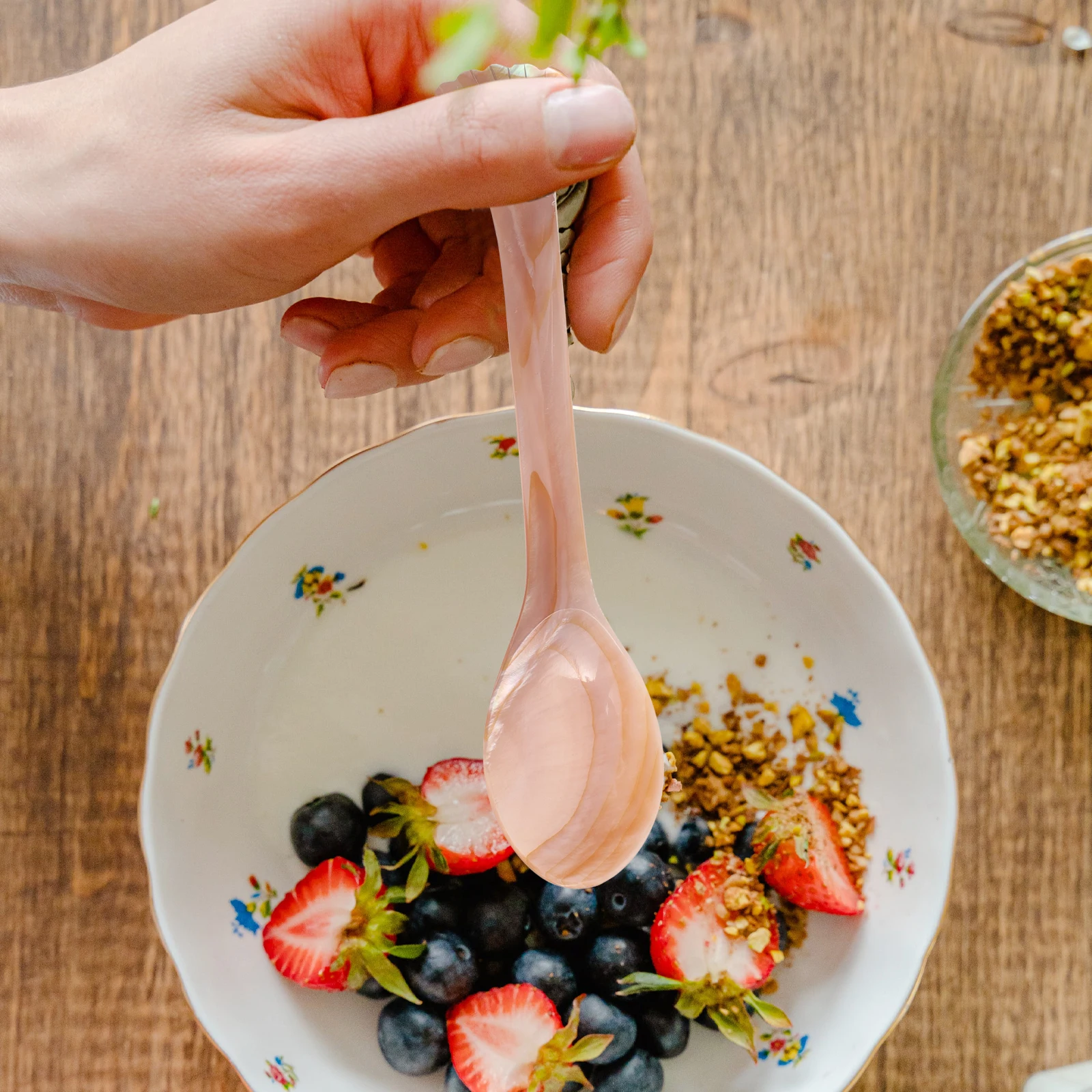 

Shell Spoon Caviar Appetizer Dessert Scoop Compact Coffee Tea Tool Small Kitchen Essential For Home Restaurant Use