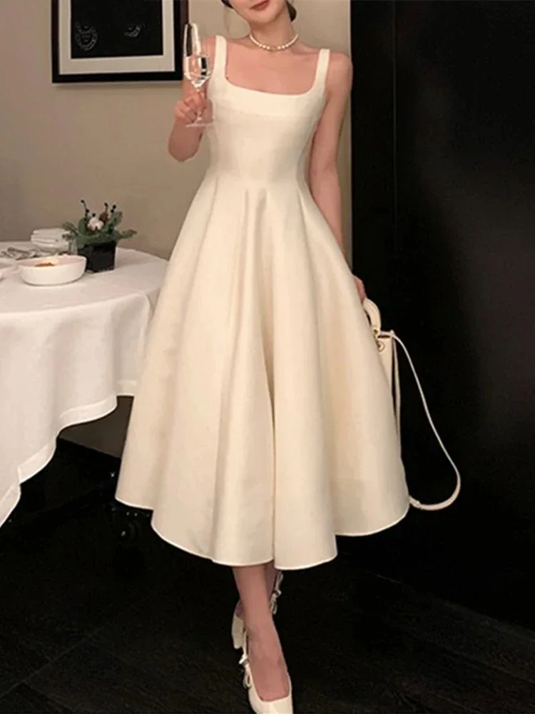 

Retro French Women's Hepburn Slim Fit Large Hem Dress Summer Fashion Classic Square Neck Suspended Strap Waist Women Dress