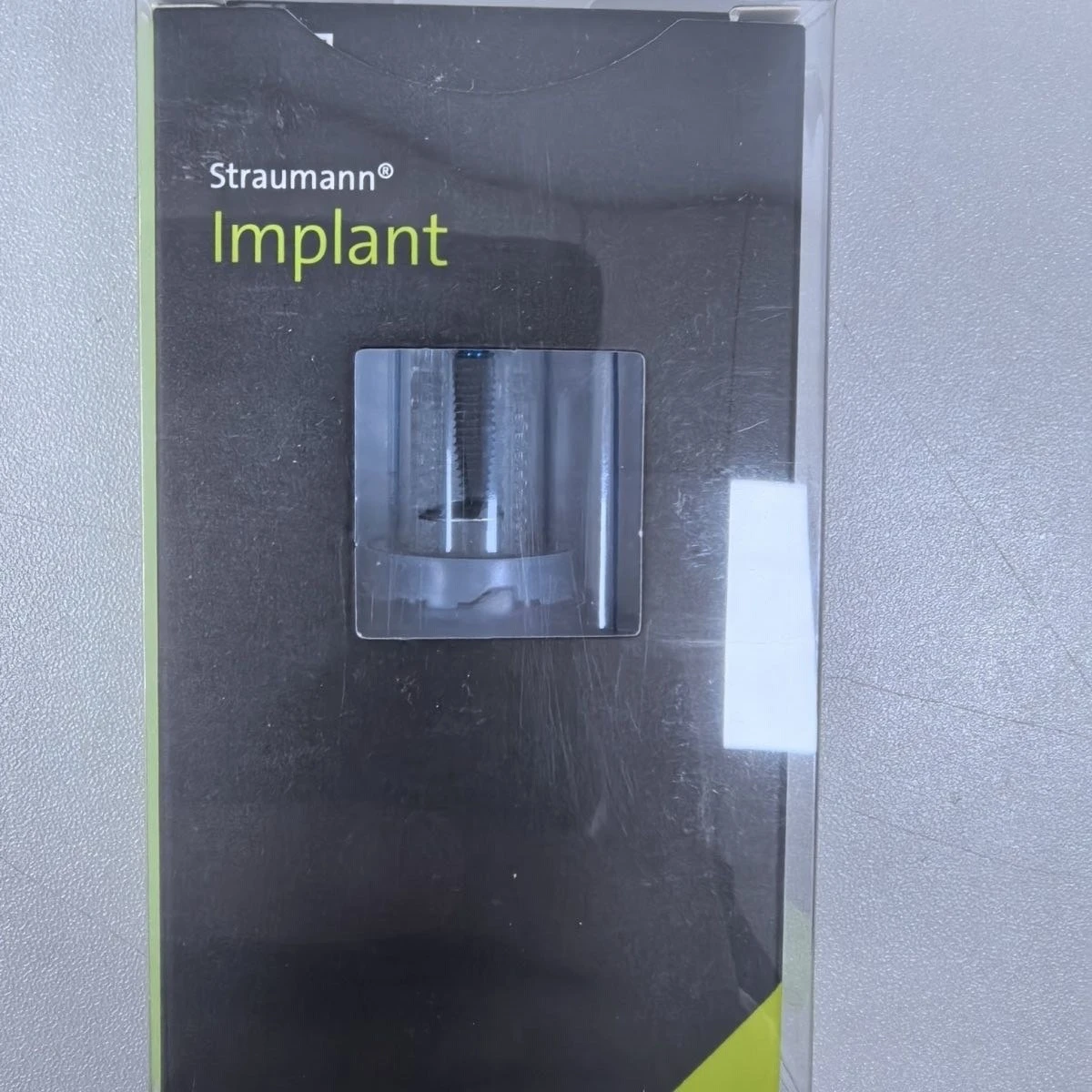 

Зубной имплантат Straumann: конический имплантат уровня кости, микроточность, протезный винт, компоненты для зуботехнических лабораторий