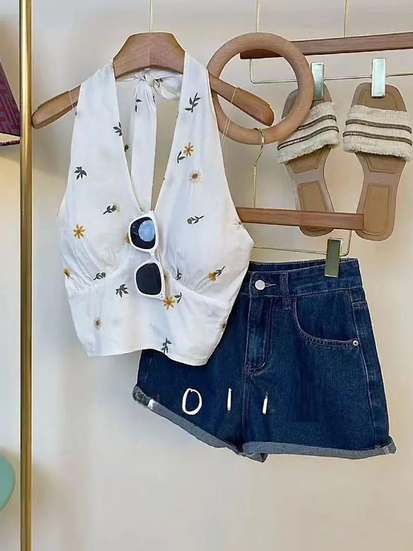 Red Polka Dot Halter Neck Short Top Women's Summer Travel Slim Fit V Neck Tank Top with Chest Pad Korean Style Commute