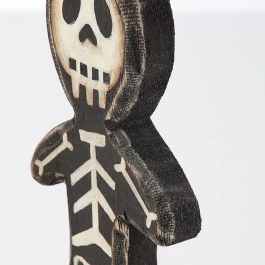 المواد البدائية بواسطة كاثي مكتنزة سيتر الهيكل العظمي