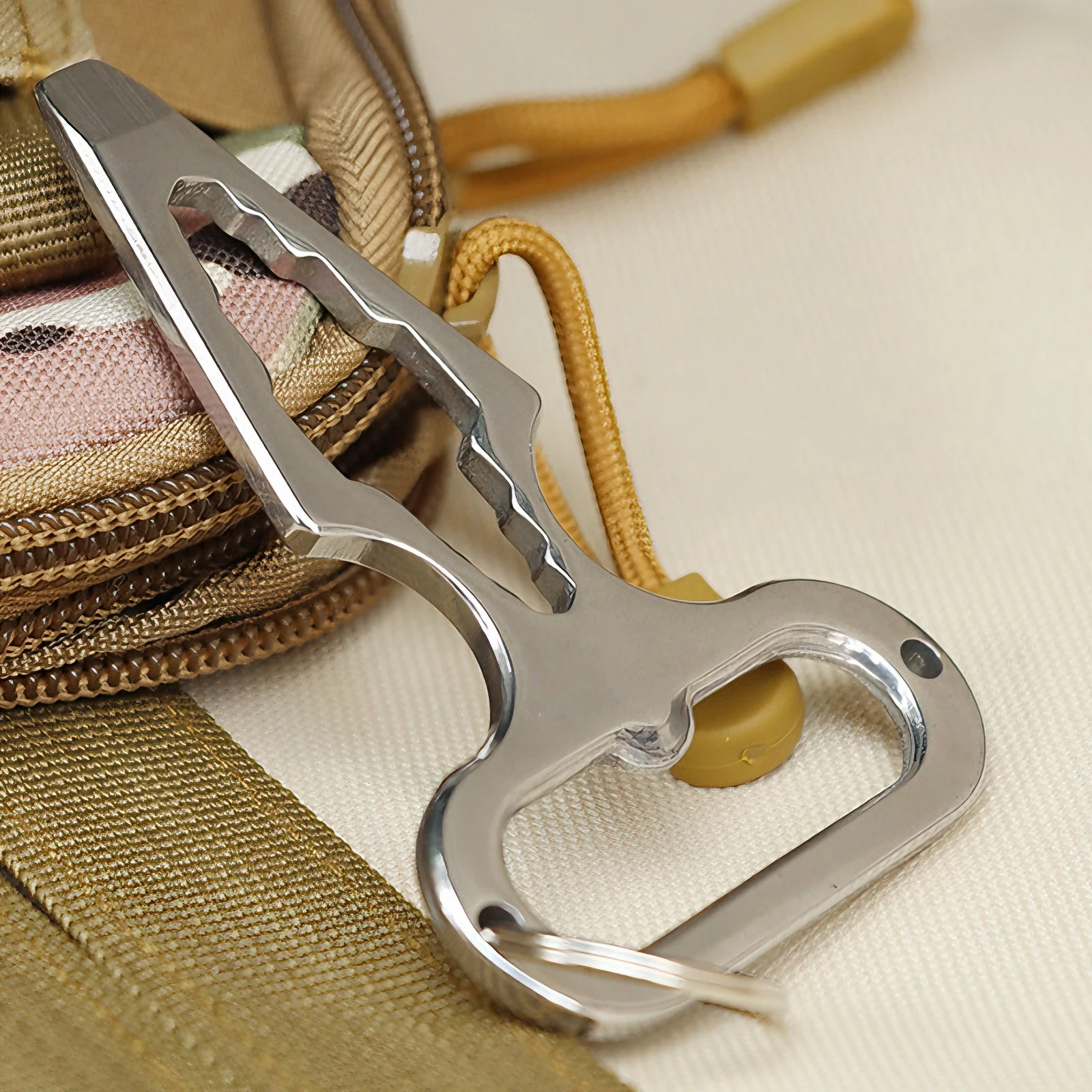 Multi-functional Keychain Hexagon Wrench Slotted Screwdriver Self-defense Tool Bottle Opener for Camping Outdoor EDC Hand Tools