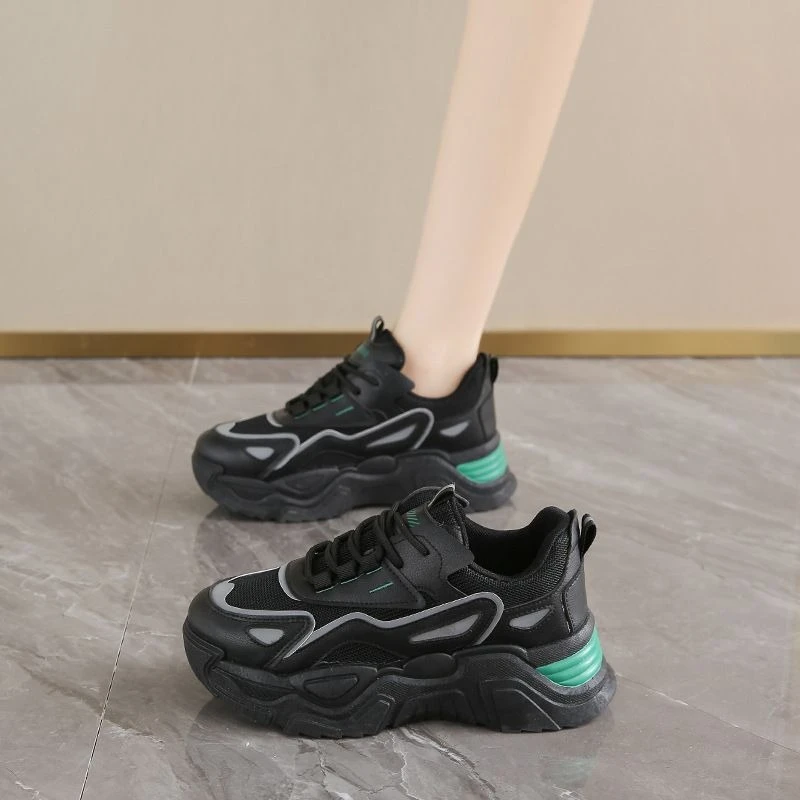 2026 Spring Latest Ladies Viral Seoul Fashion College Elevated Clunky Jogging Trainer Stylish Sport Running Footwear Leisure