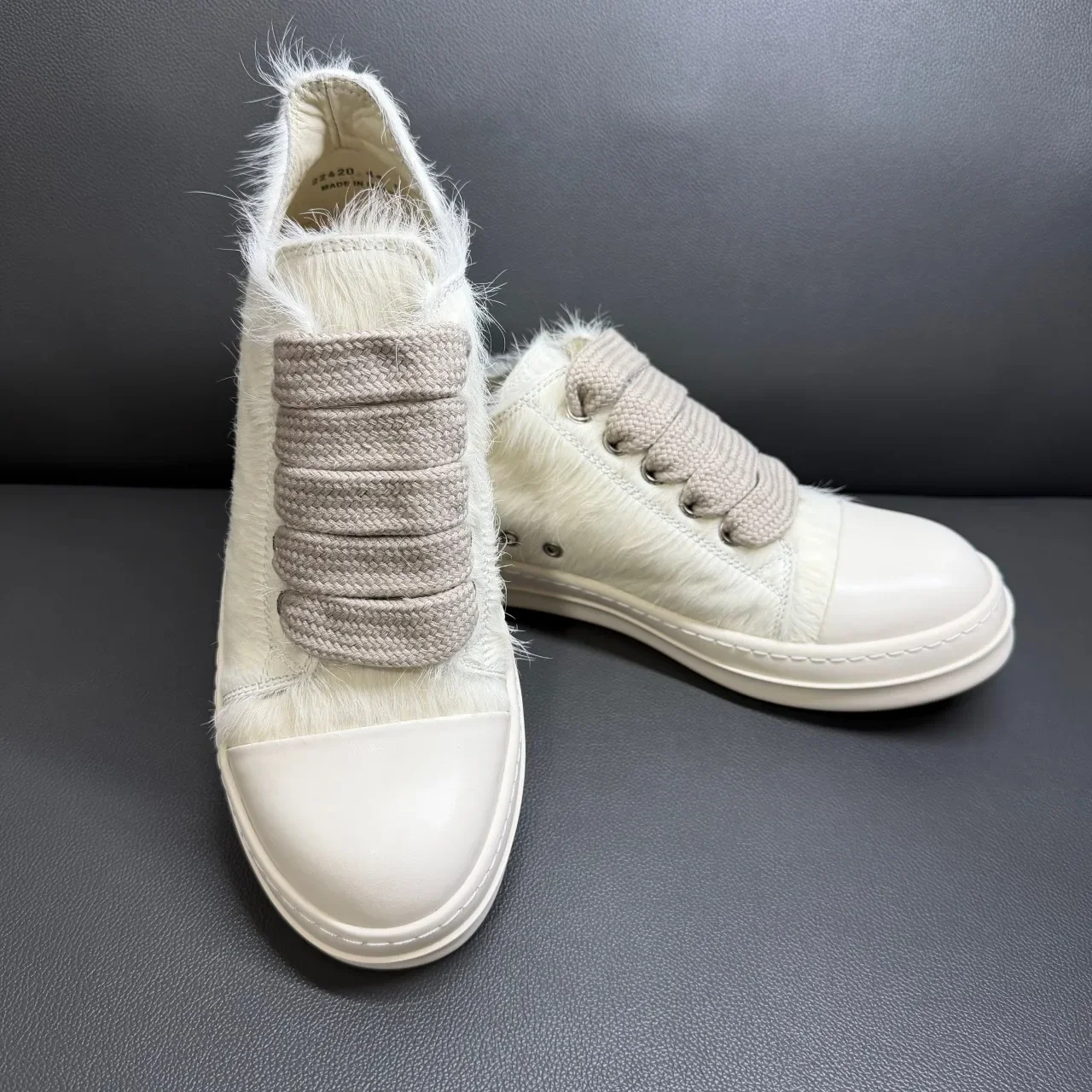 Luxury Brand Low Top Shoes White Horsehair Men's Women's Beige Horse Hair Jumbo Laces Casual Sneakers Outdoor Comfort Footwear
