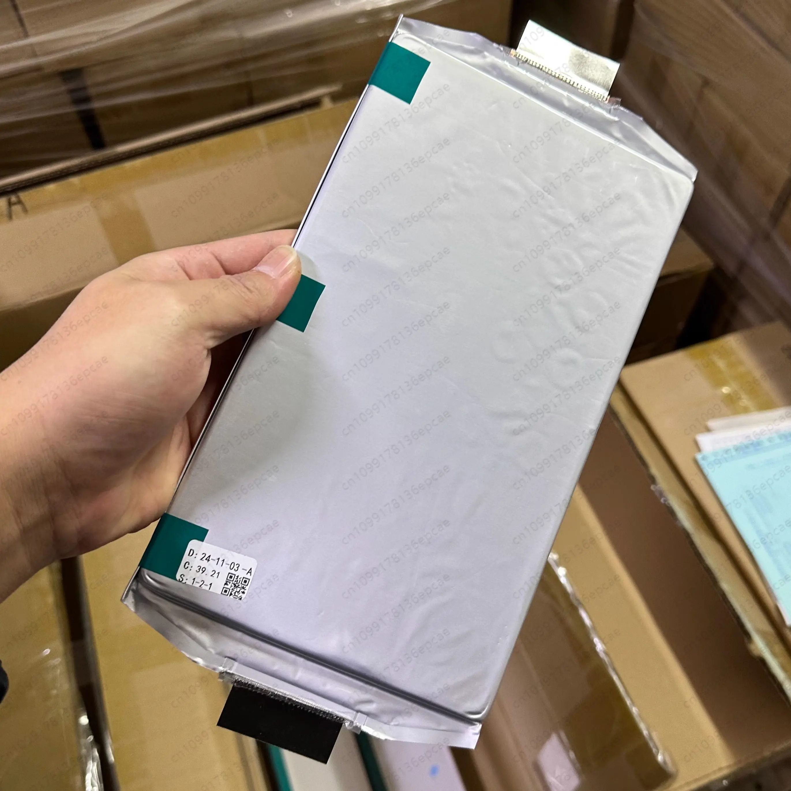 LG P37 new pole connection, ear zero cycle power soft pack battery, internal resistance 0.8 measured 39 amp overcapacity