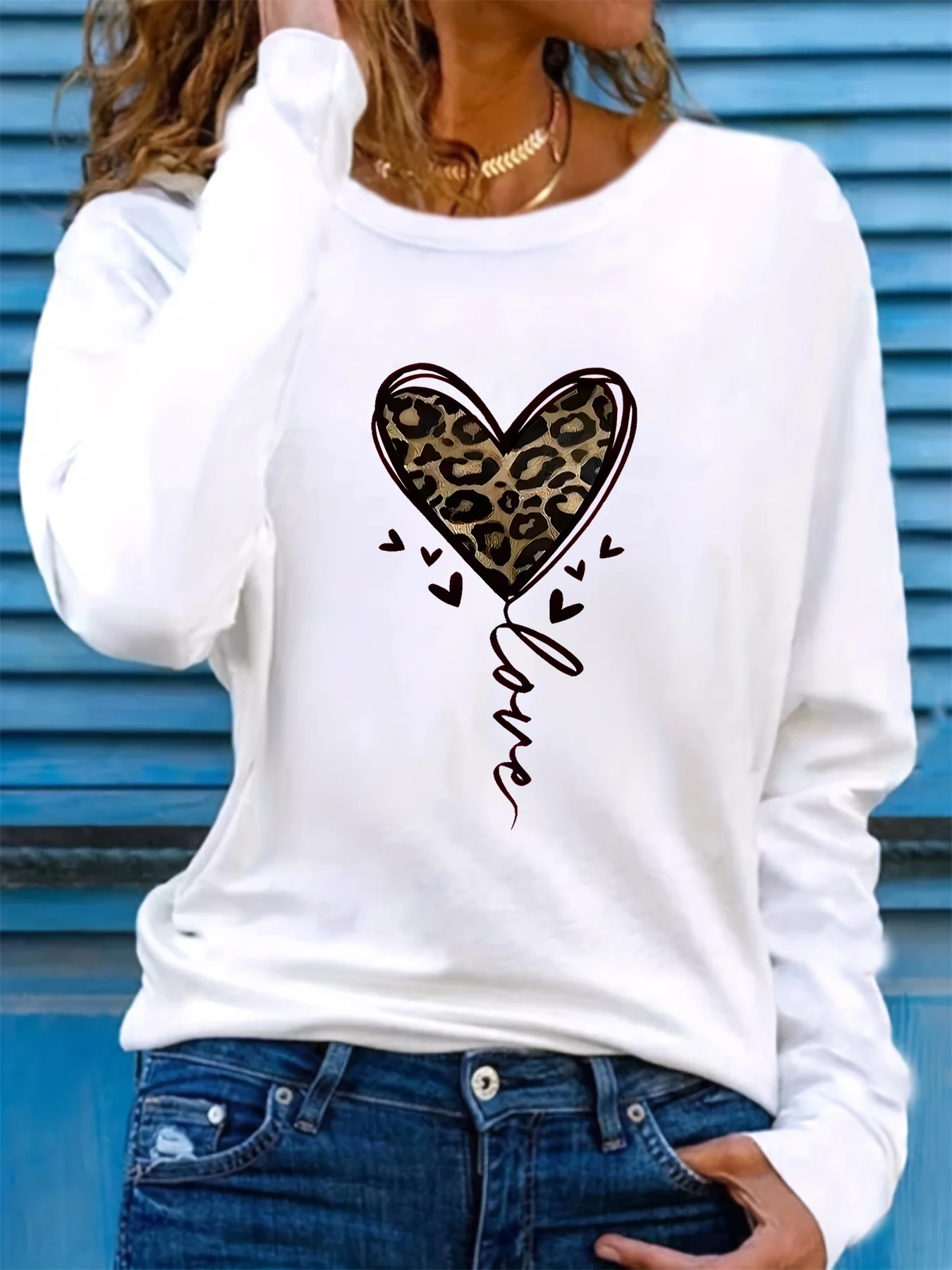 

Женская весенне-осенняя повседневная футболка из 100% чистого хлопка с длинными рукавами и леопардовым принтом в форме сердца, с графическим принтом и круглым вырезом