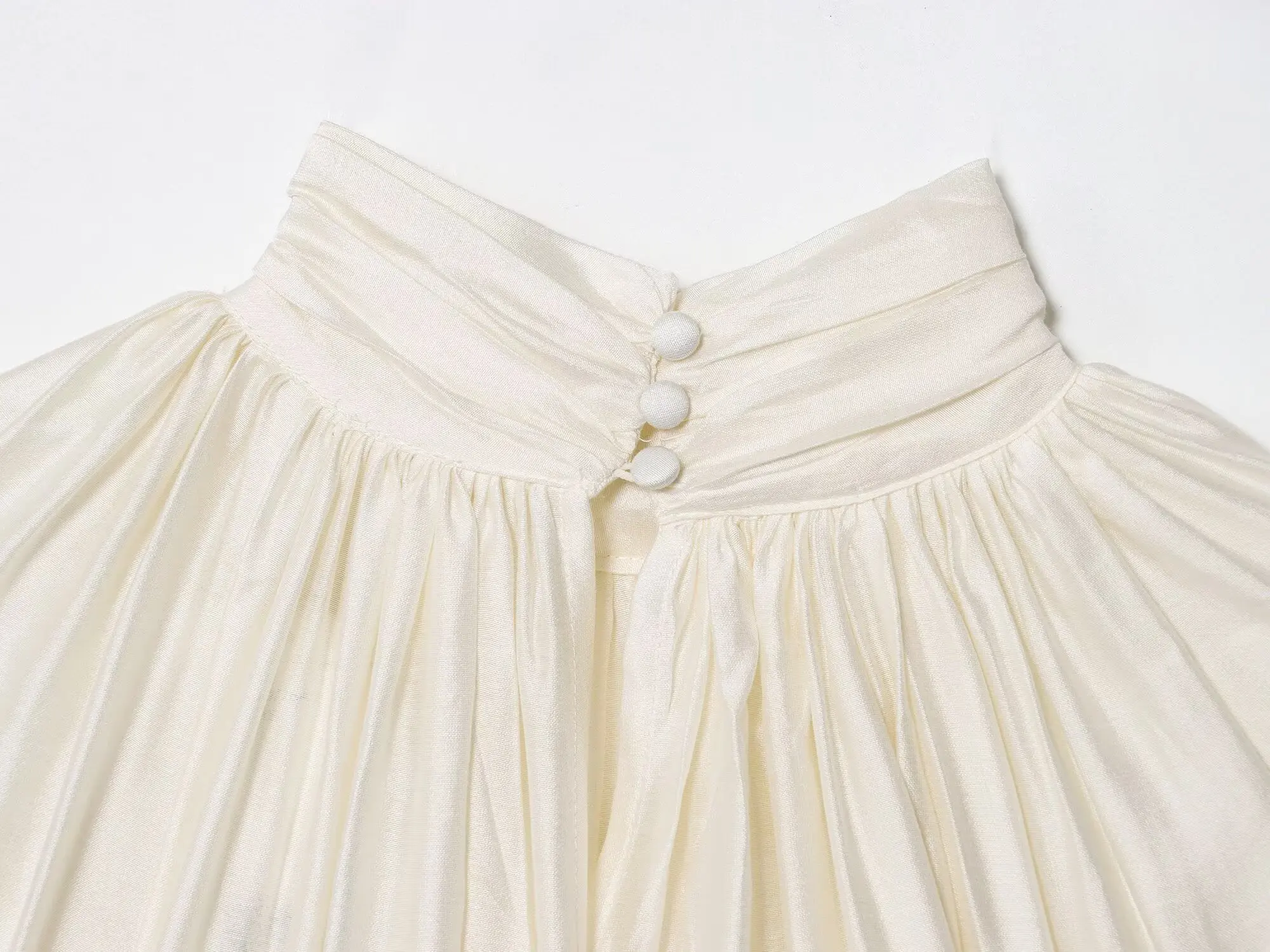 BSAY 2026 Französische Minimalistische Damen-Satinbluse mit Stehkragen, gerafftem Design, Laternenärmeln, lockerem Schnitt, glänzend, elegant, für Bürokleidung, Oberteil – Detail 15